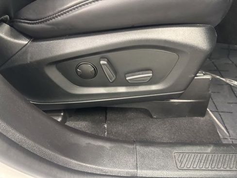 Used 2021 Ford Explorer XLT w/ Equipment Group 202A image 26