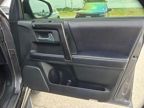 Used 2019 Toyota 4Runner Limited AWD/4WD image 26