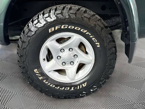 Used 2003 Toyota Tundra SR5 AWD/4WD image 25
