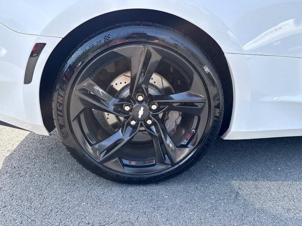 Used 2019 Chevrolet Camaro SS RWD image 9