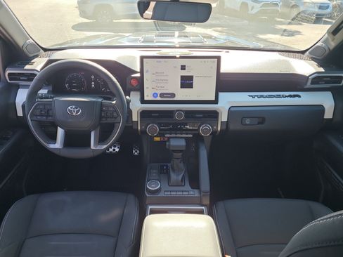 Used 2024 Toyota Tacoma TRD Sport image 12