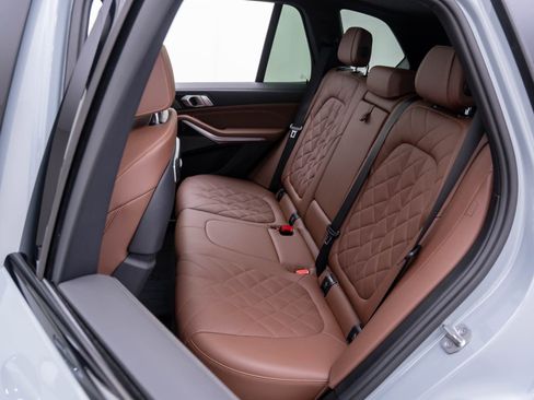 Certified 2024 BMW X5 xDrive40i w/ M Sport Package image 17