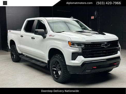 Used 2024 Chevrolet Silverado 1500 LT Trail Boss w/ Protection Package image 9
