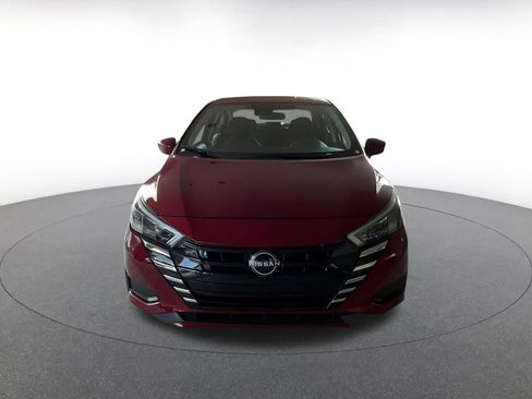 Used 2025 Nissan Versa SV image 4