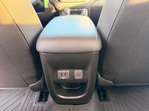 Used 2022 Chevrolet Colorado LT w/ LT Convenience Package image 8