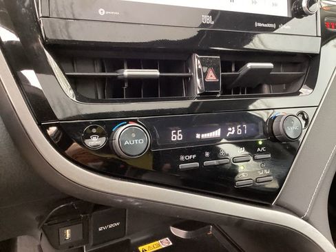 Used 2024 Toyota Camry XSE w/ Navigation Package image 20