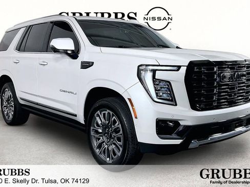 Used 2025 GMC Yukon Denali Ultimate AWD/4WD image 1