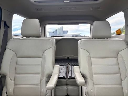 Used 2019 GMC Acadia Denali w/ Technology Package AWD/4WD image 14
