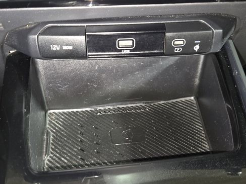 Used 2023 Kia Niro EX image 15