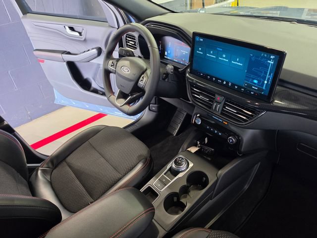 Used 2025 Ford Escape ST-Line w/ Tech Pack #1 FWD image 22