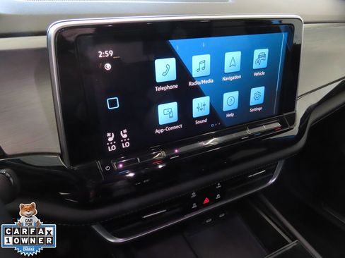 Used 2024 Volkswagen Atlas Cross Sport SE image 19