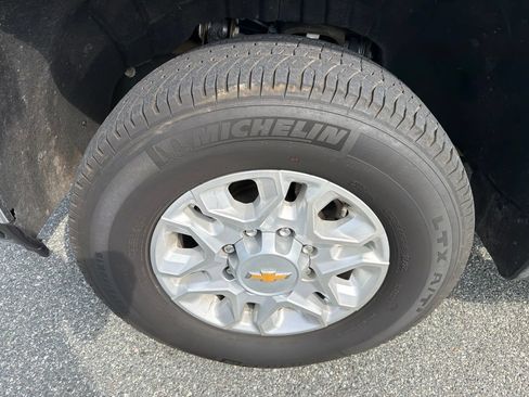 Used 2025 Chevrolet Silverado 2500 LTZ w/ LTZ Convenience Package AWD/4WD image 10