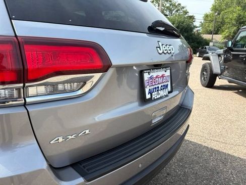 Used 2020 Jeep Grand Cherokee Laredo w/ Security & Convenience Group AWD/4WD image 33