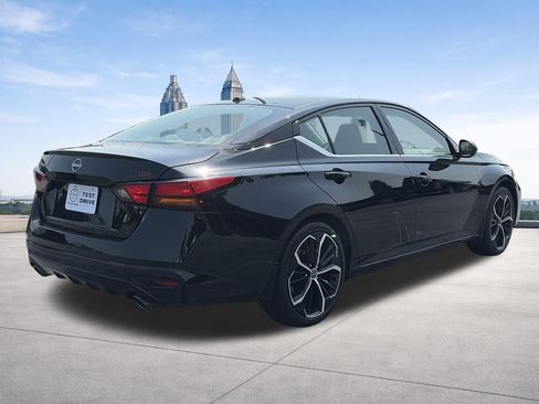 Certified 2025 Nissan Altima 2.5 SR w/ SR Premium Package FWD image 5