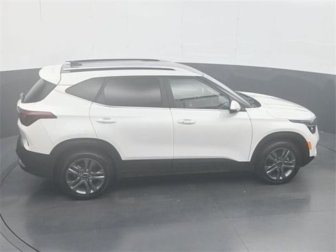 Used 2023 Kia Seltos S w/ Navigation Package image 26