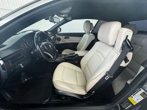 Used 2011 BMW 328i Convertible image 9