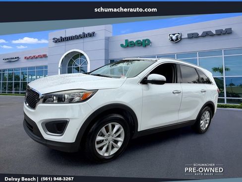 Used 2017 Kia Sorento LX FWD image 3