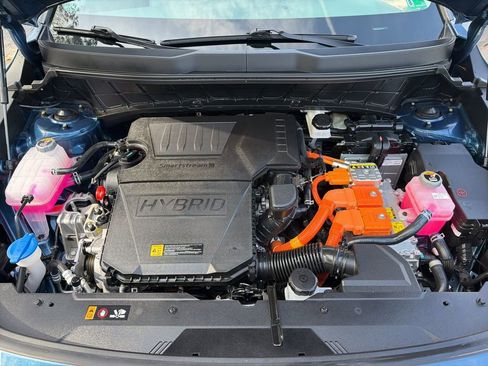 Certified 2025 Kia Niro EX FWD image 11