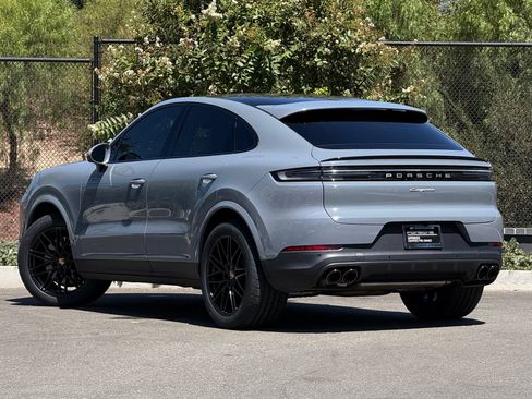 Certified 2024 Porsche Cayenne Coupe AWD/4WD image 3
