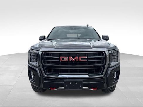 Used 2024 GMC Yukon AT4 w/ Technology Package AWD/4WD image 3
