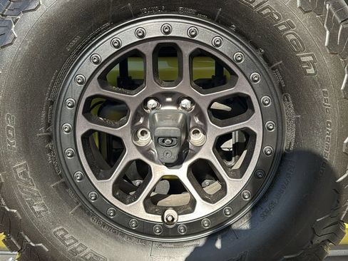 Used 2023 Jeep Wrangler Unlimited Rubicon w/ Xtreme 35 Tire Package AWD/4WD image 10