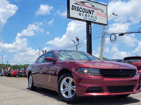 Used 2019 Dodge Charger SXT RWD image 3