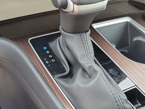 Used 2023 Toyota Sienna XLE AWD/4WD image 32