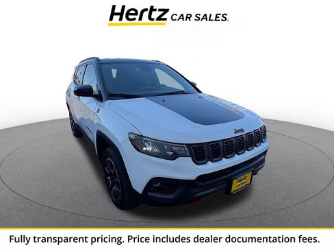 Used 2025 Jeep Compass Trailhawk AWD/4WD image 1
