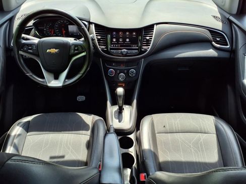 Used 2020 Chevrolet Trax LT w/ LT Convenience Package image 10