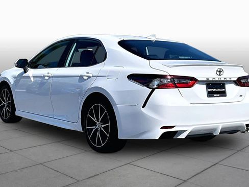 Used 2024 Toyota Camry SE FWD image 11