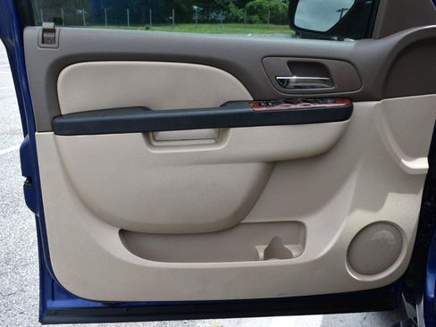 Used 2013 Chevrolet Avalanche LS RWD image 33