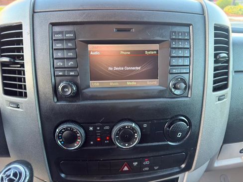 Used 2018 Mercedes-Benz Sprinter 2500 image 13