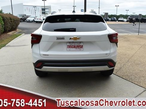 New 2025 Chevrolet Trax LT w/ Driver Confidence Package image 7