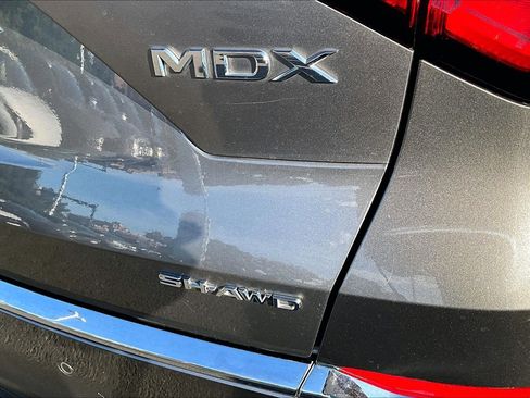 Used 2023 Acura MDX SH-AWD w/ Technology Package image 8