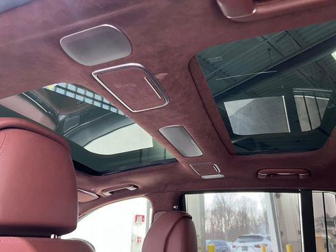 Used 2025 Genesis G90 3.5T image 11