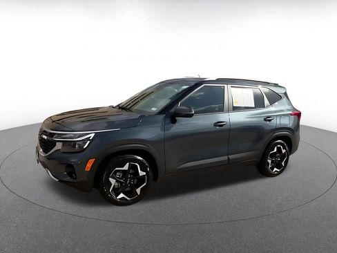 Used 2025 Kia Seltos S image 8