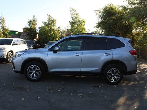 Used 2019 Subaru Forester Premium AWD/4WD image 4
