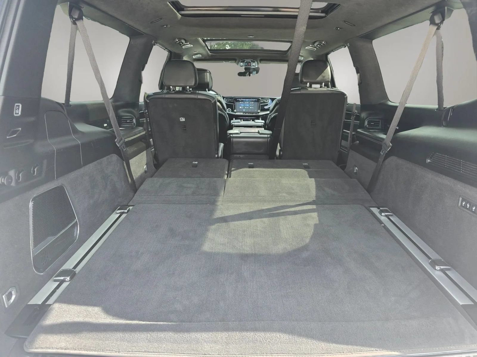 Used 2024 Jeep Grand Wagoneer L Series II w/ Quick Order Packagew 28T AWD/4WD image 41
