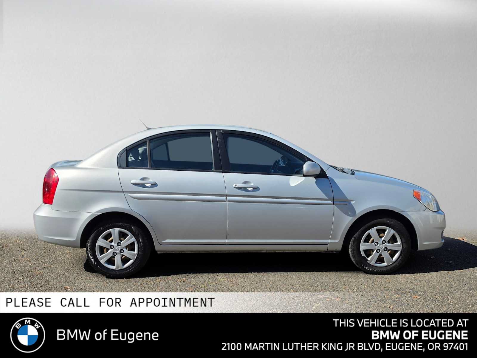 Used 2011 Hyundai Accent GLS FWD image 2