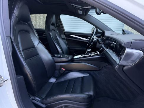 Used 2018 Porsche Panamera 4 w/ Premium Package AWD/4WD image 34