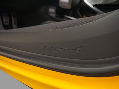 Used 2024 McLaren Artura RWD image 42