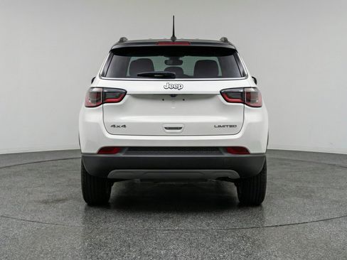 Used 2025 Jeep Compass Trailhawk AWD/4WD image 7