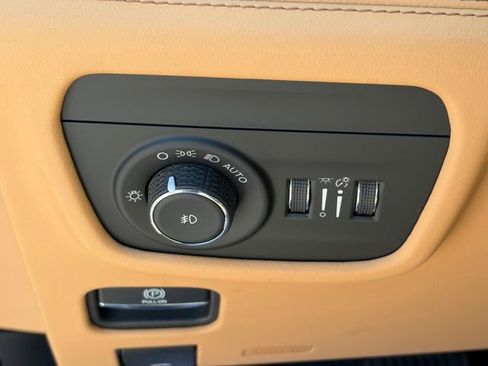 Used 2023 Jeep Grand Cherokee Summit AWD/4WD image 29