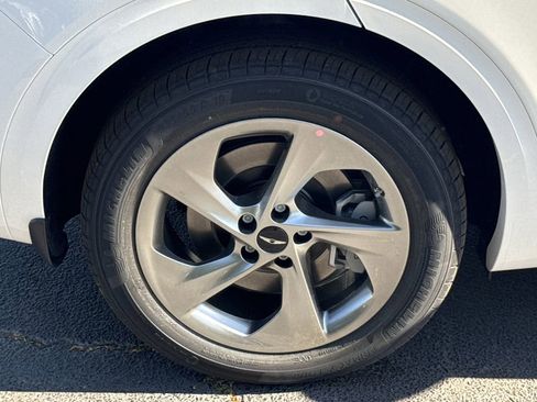 New 2026 Genesis GV70 2.5T Advanced image 17