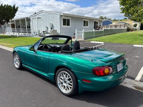 Used 2000 MAZDA MX-5 Miata RWD image 9