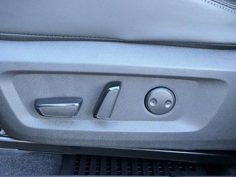 New 2025 Nissan Rogue Platinum w/ Platinum Premium Package image 23