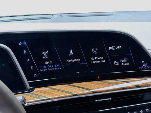 Used 2023 Cadillac Escalade Sport Platinum w/ LPO, ONYX Package AWD/4WD image 16