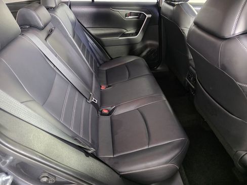 Used 2020 Toyota RAV4 XLE Premium image 30