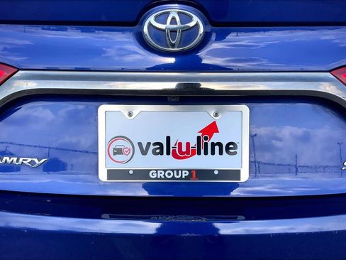 Used 2015 Toyota Camry SE FWD image 10