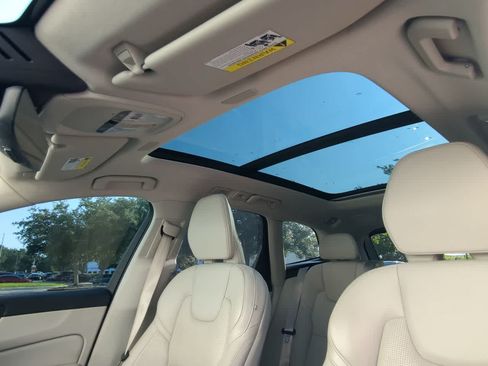 Used 2023 Volvo XC60 B5 Ultimate w/ Protection Package Premier FWD image 20